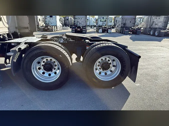 2025 Freightliner Cascadia 126133bb70735b75078816284c0b09bbdbc
