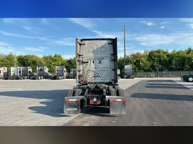 2024 Freightliner Cascadia 126