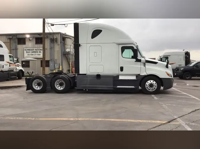 2020 Freightliner Cascadia