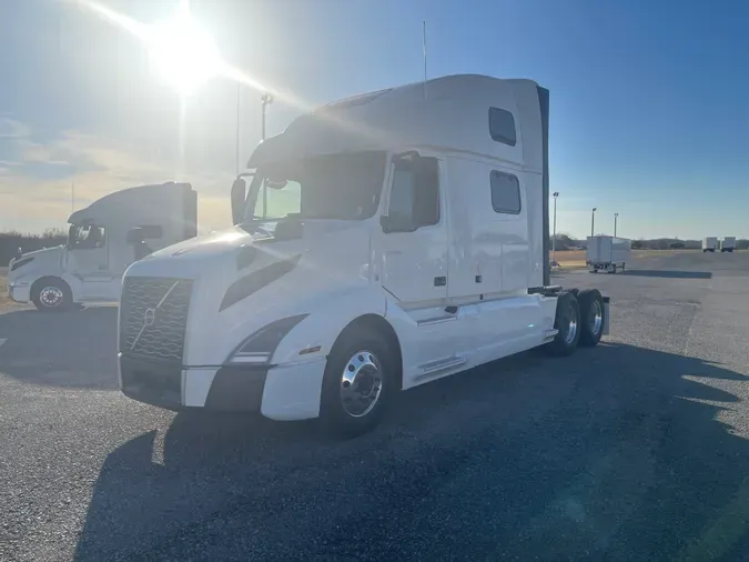 2022 VOLVO VNL64T860