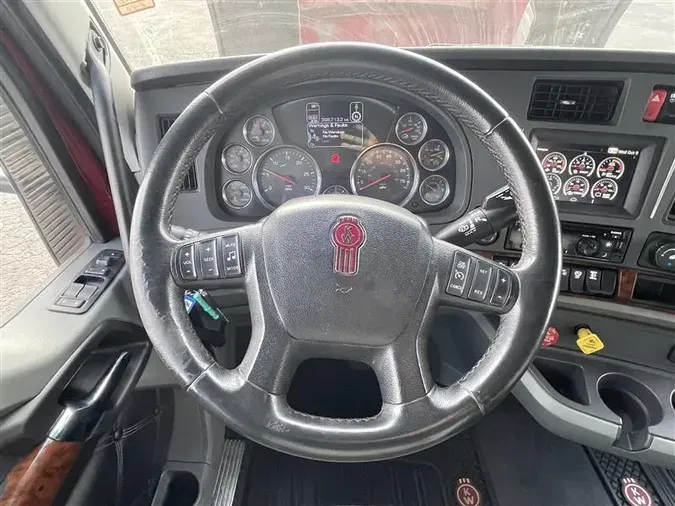 2022 KENWORTH T680