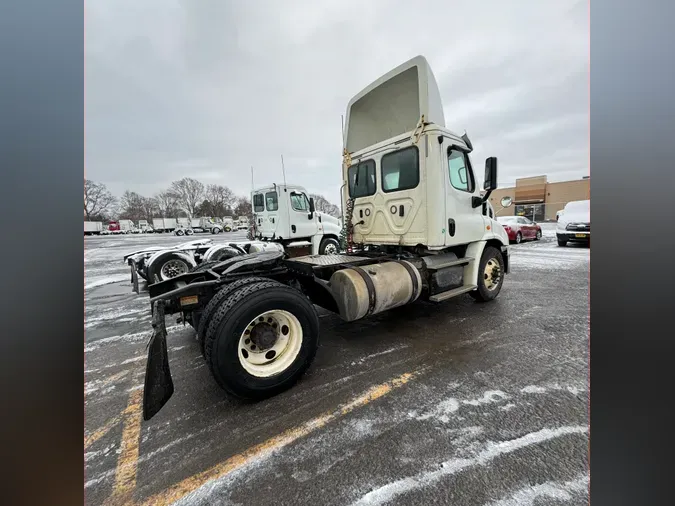 2018 FREIGHTLINER/MERCEDES CASCADIA 113