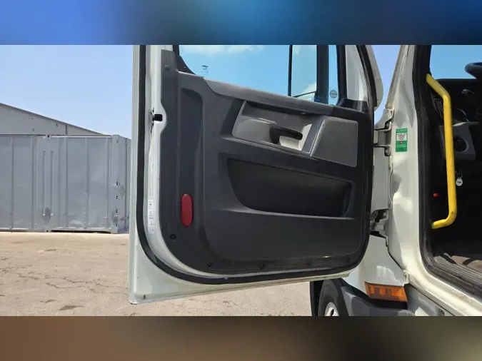 2022 Freightliner Cascadia 126