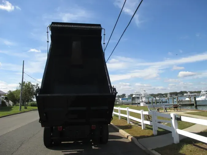 2019 FREIGHTLINER M2-106