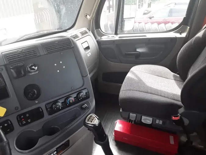 2019 FREIGHTLINER CASCADIA 113
