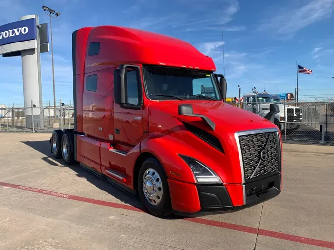 2020 VOLVO VNL64T760
