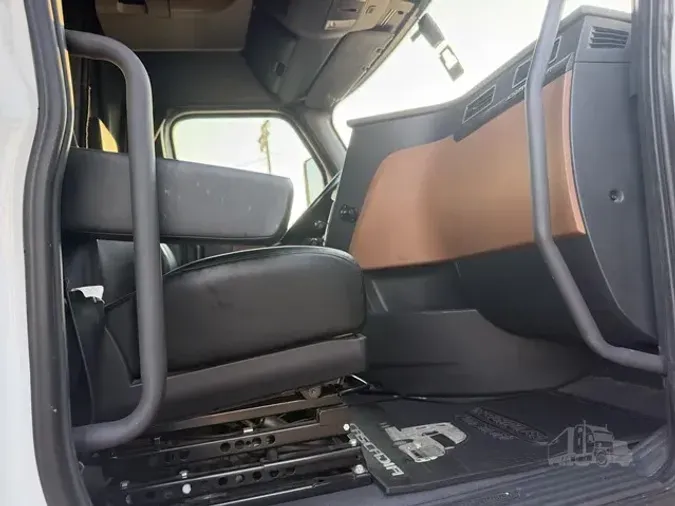 2018 FREIGHTLINER CASCADIA 126