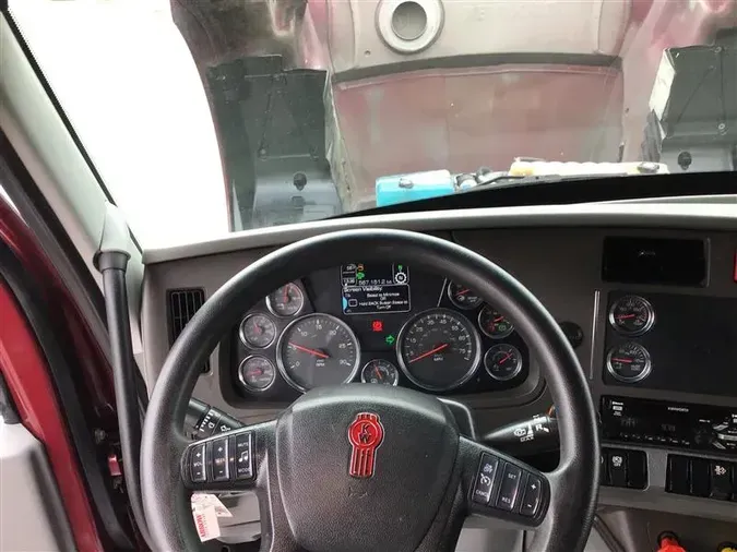 2019 KW T680