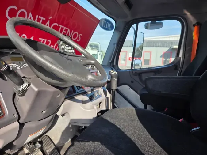 2017 FREIGHTLINER/MERCEDES M2 106