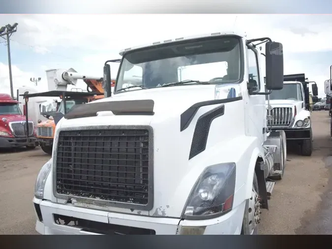 2009 VOLVO VNL64T300