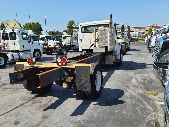 2014 FREIGHTLINER/MERCEDES M2 106