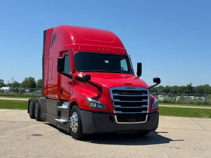 2023 FREIGHTLINER Cascadia 1261363cd6b2b5c26d93739de5fbe2827be
