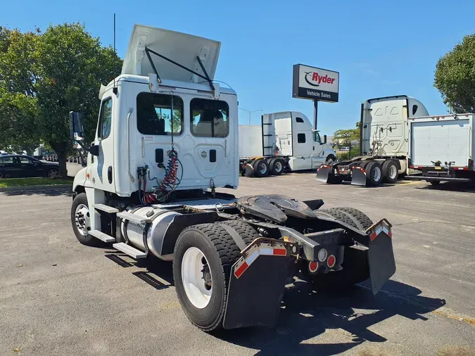 2016 FREIGHTLINER/MERCEDES CASCADIA 125