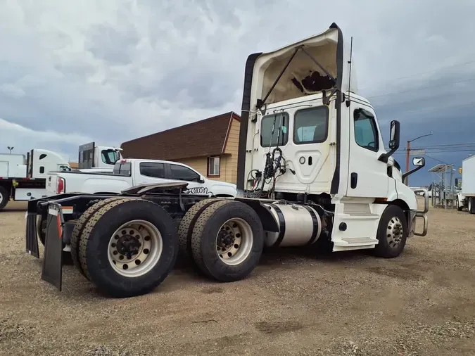2020 FREIGHTLINER NEW CASCADIA 116