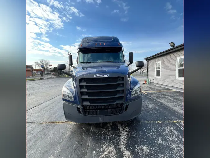 2021 Freightliner Cascadia 126