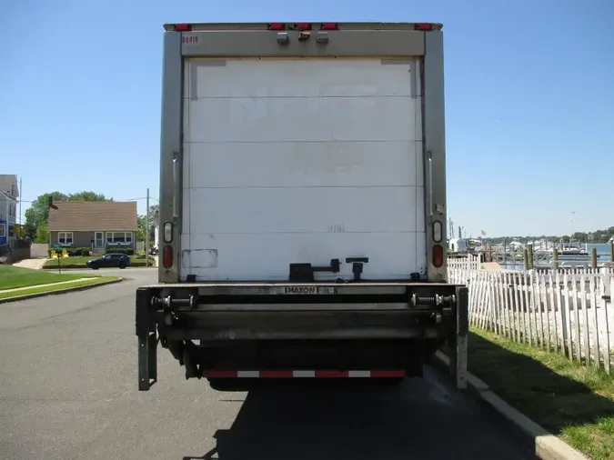 2019 FREIGHTLINER M2-106