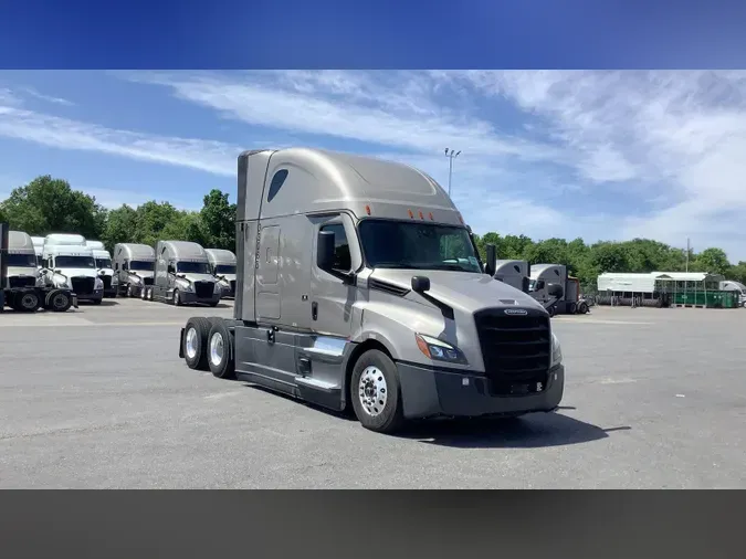 2025 Freightliner Cascadia 126136cb2b4839e114b8c97ab42f733c199