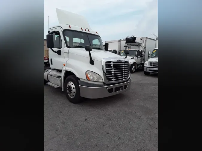 2020 FREIGHTLINER/MERCEDES CASCADIA 125