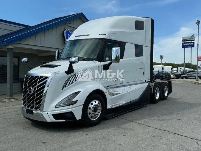 2025 VOLVO VNL64T860