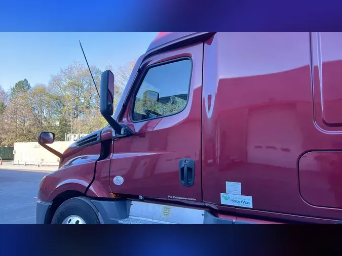 2022 Freightliner Cascadia 126137c44c16db2bd9ef2d5001221c4167f