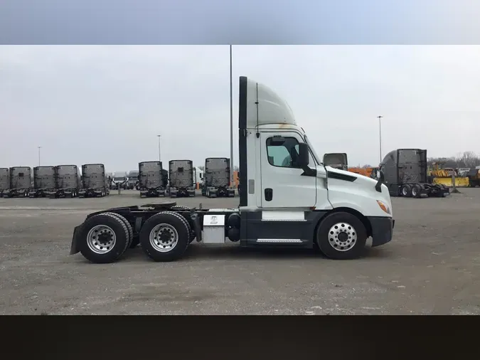 2020 Freightliner Cascadia 126