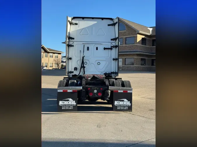 2023 FREIGHTLINER Cascadia 126