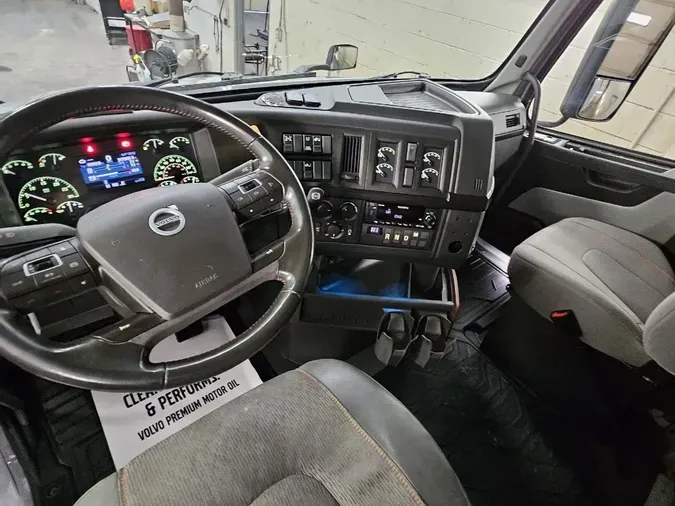 2024 VOLVO VNL64T860138262a7d1020b8b01df7a801bd661b9