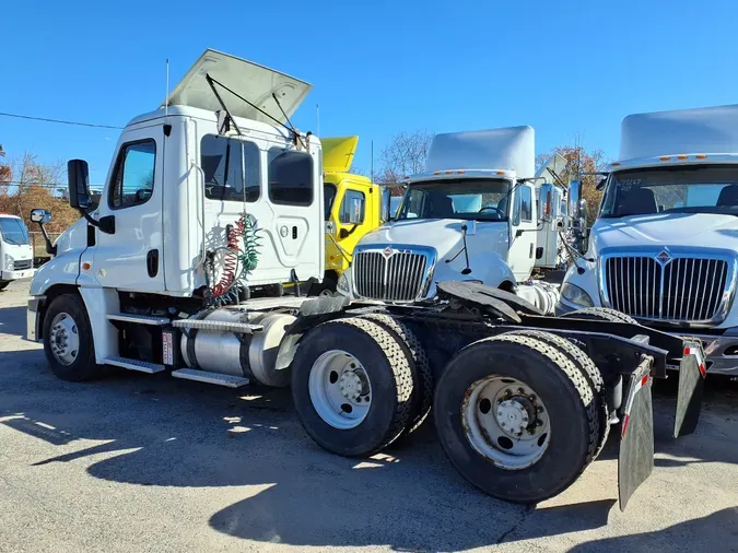 2018 FREIGHTLINER/MERCEDES CASCADIA 125