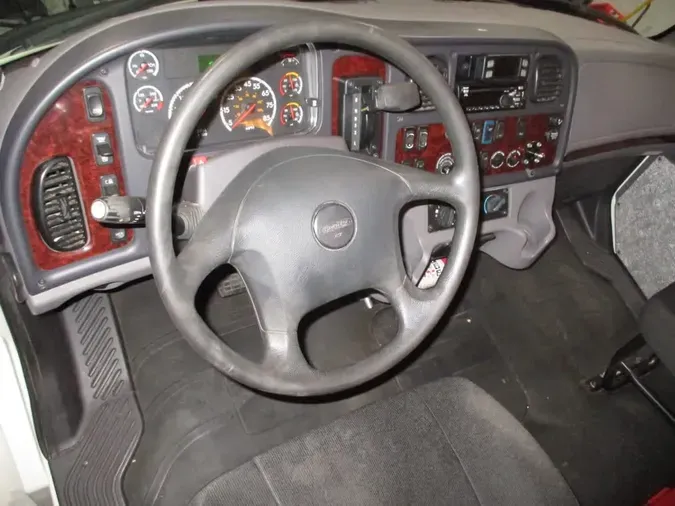 2018 FREIGHTLINER/MERCEDES M2 106