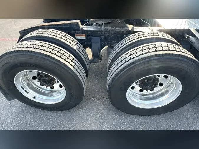 2021 Freightliner Cascadia 126