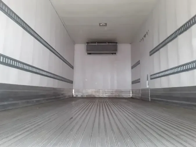 2018 FREIGHTLINER M2 106