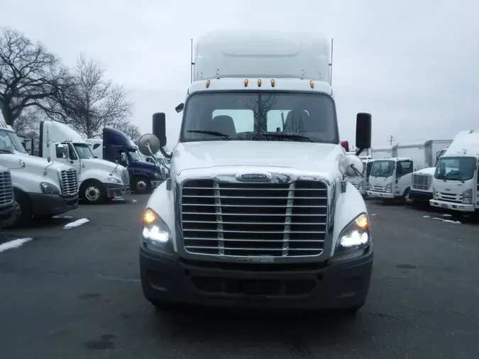 2019 FREIGHTLINER/MERCEDES CASCADIA 125