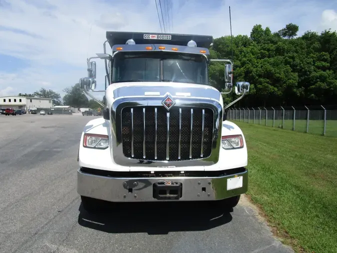 2020 International HX620