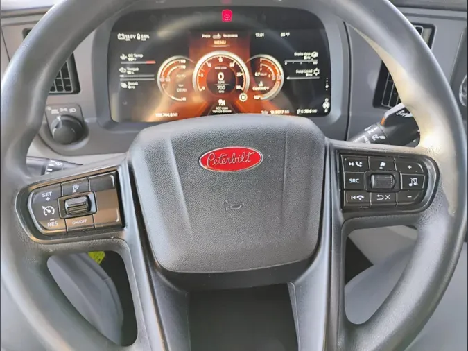 2022 Peterbilt 579
