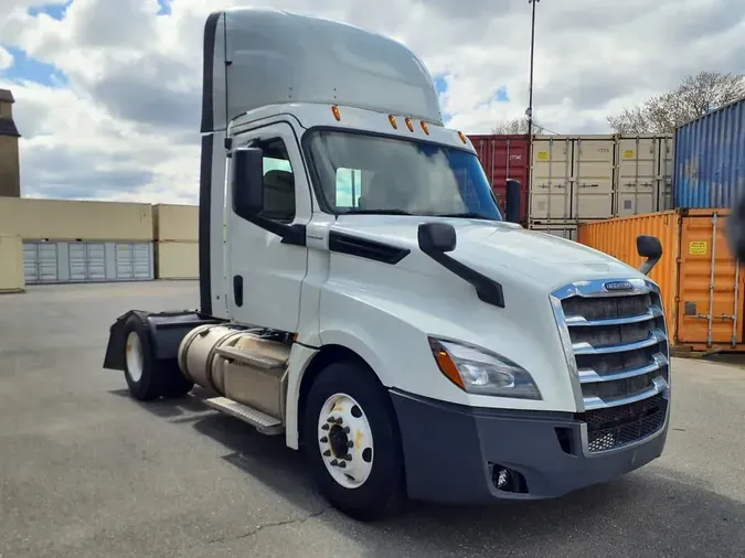 2019 FREIGHTLINER/MERCEDES NEW CASCADIA 126138bae521d02c9a9ffe6052df0e22ed2