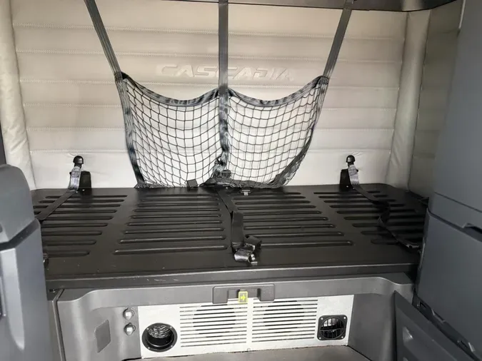 2021 Freightliner Cascadia138cfb6aff40c45cbc399765c199cfcc