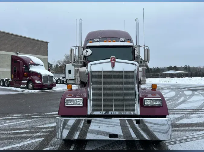 2021 Kenworth W900L