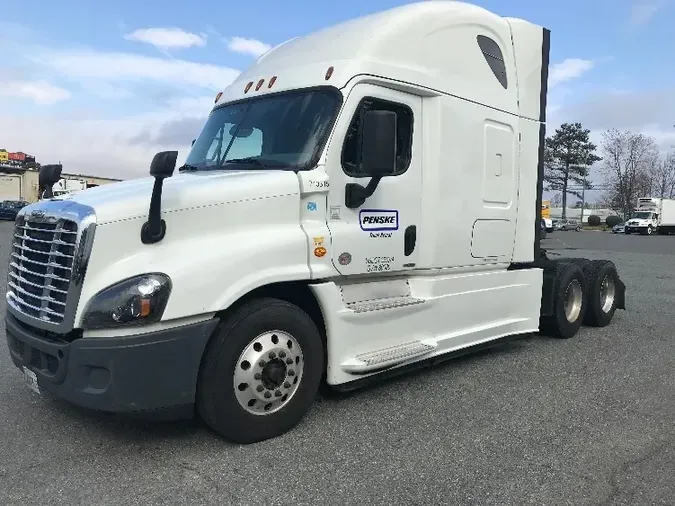 2018 Freightliner X12564ST