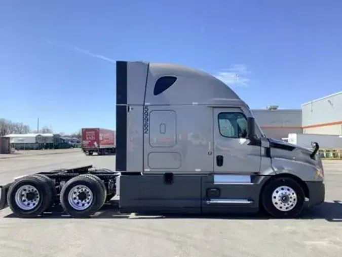 2023 Freightliner Cascadia