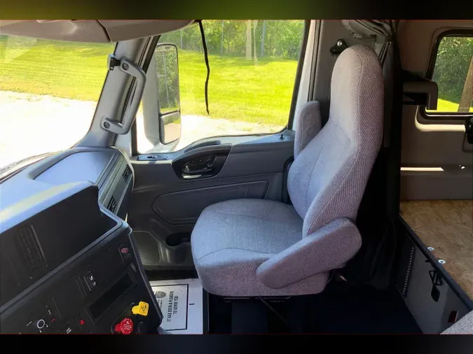 2022 INT LT625 6x4