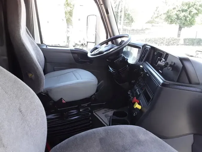 2018 NAVISTAR INTERNATIONAL LT625 SLPR CAB