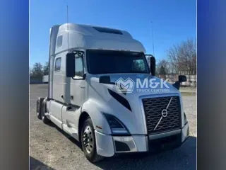 2023 VOLVO VNL64T860