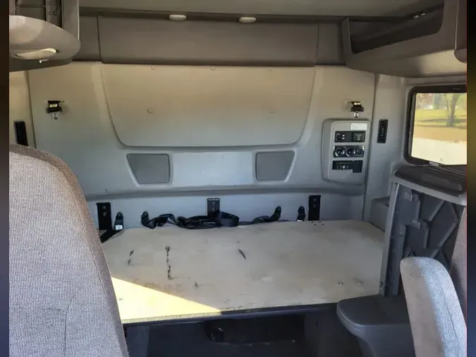 2020 NAVISTAR INTERNATIONAL LT625 SLPR CAB