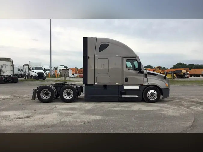 2024 Freightliner Cascadia 126