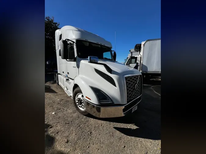 2020 VOLVO VNL64T-760