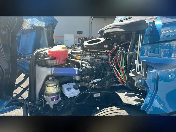 2023 Freightliner Cascadia 126