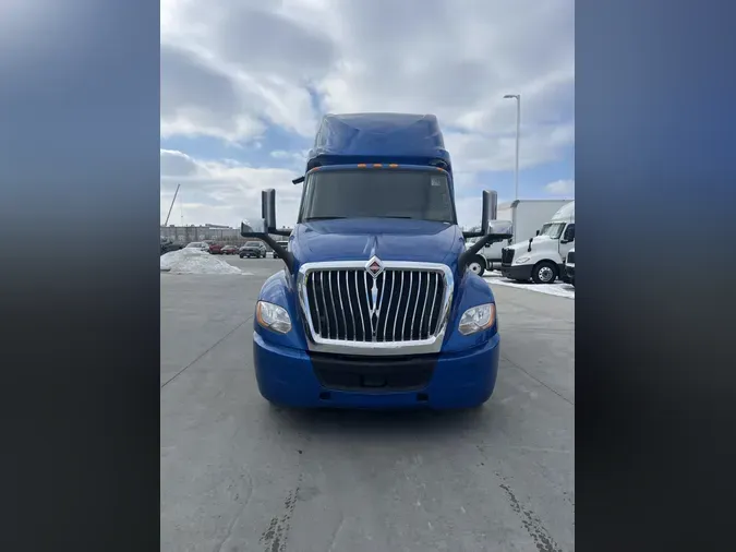 2022 International LT625