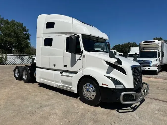 2019 VOLVO VNL64T760