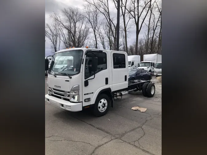 2023 ISUZU NPR GAS
