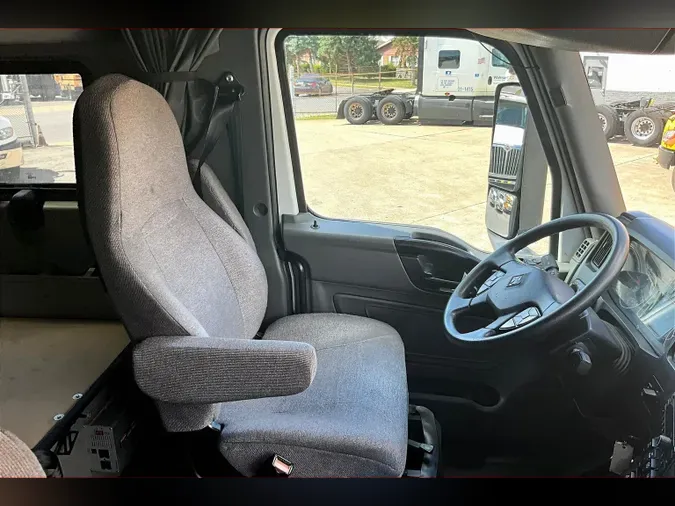 2022 INT LT625 6x4